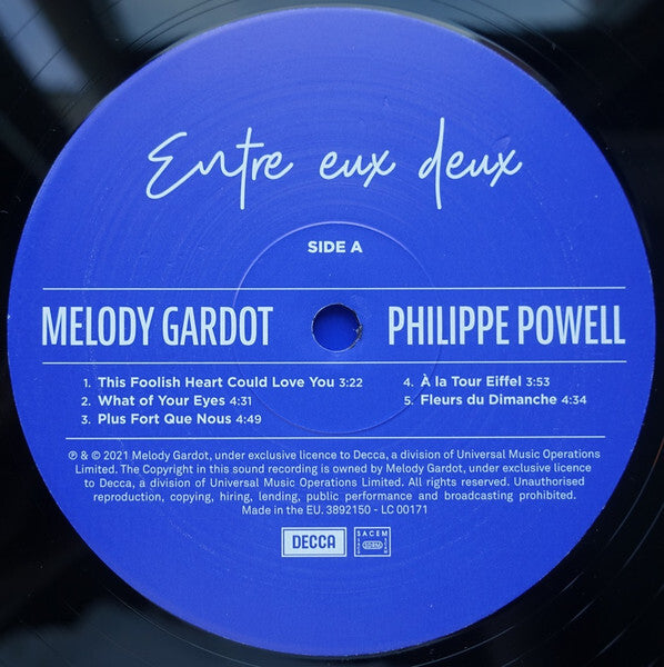 Blue vinyl record label for 'Entre eux deux' with tracklist by Melody Gardot and Philippe Powell.
