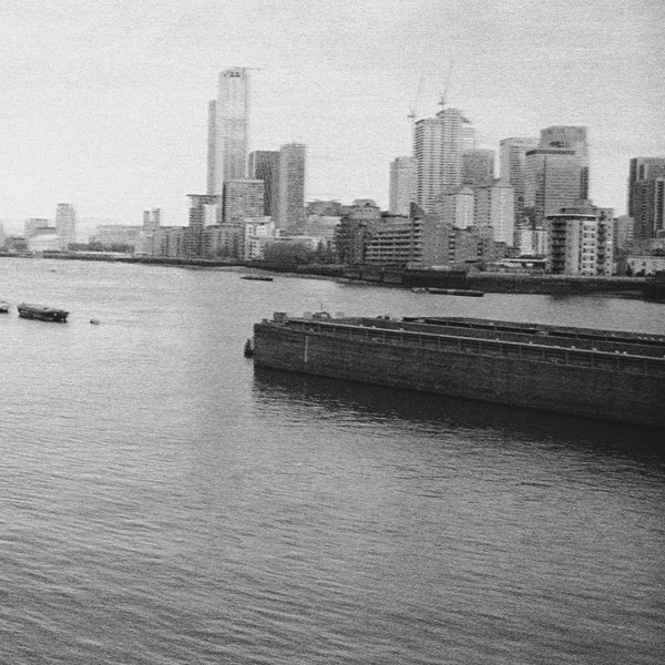 GIRLS IN SYNTHESIS Now Here's An Echo From Your Future